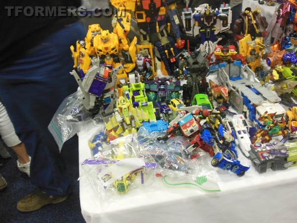 BotCon 2013   The Transformers Convention Dealer Room Image Gallery   OVER 500 Images  (293 of 582)